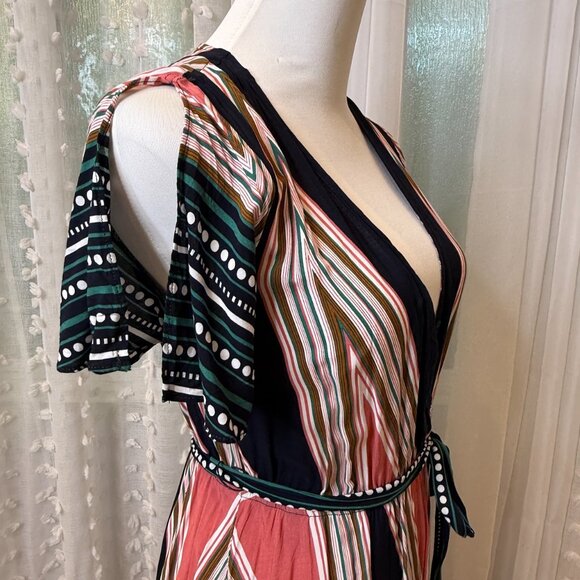 Short-Sleeve Floor-Length Modern Lady Dress - Picture 5 of 13